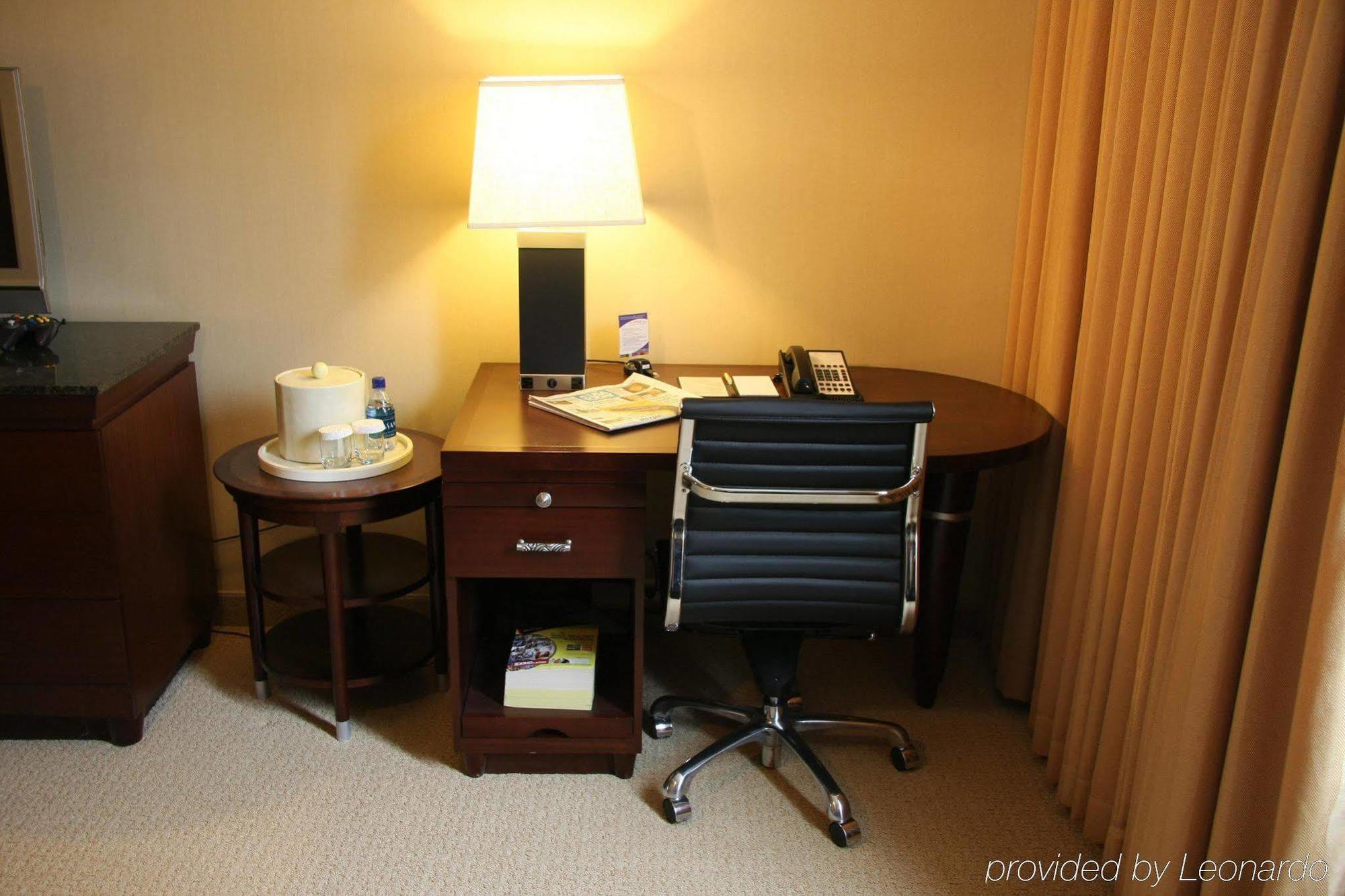 Sleepy Hollow Hotel Tarrytown Room photo